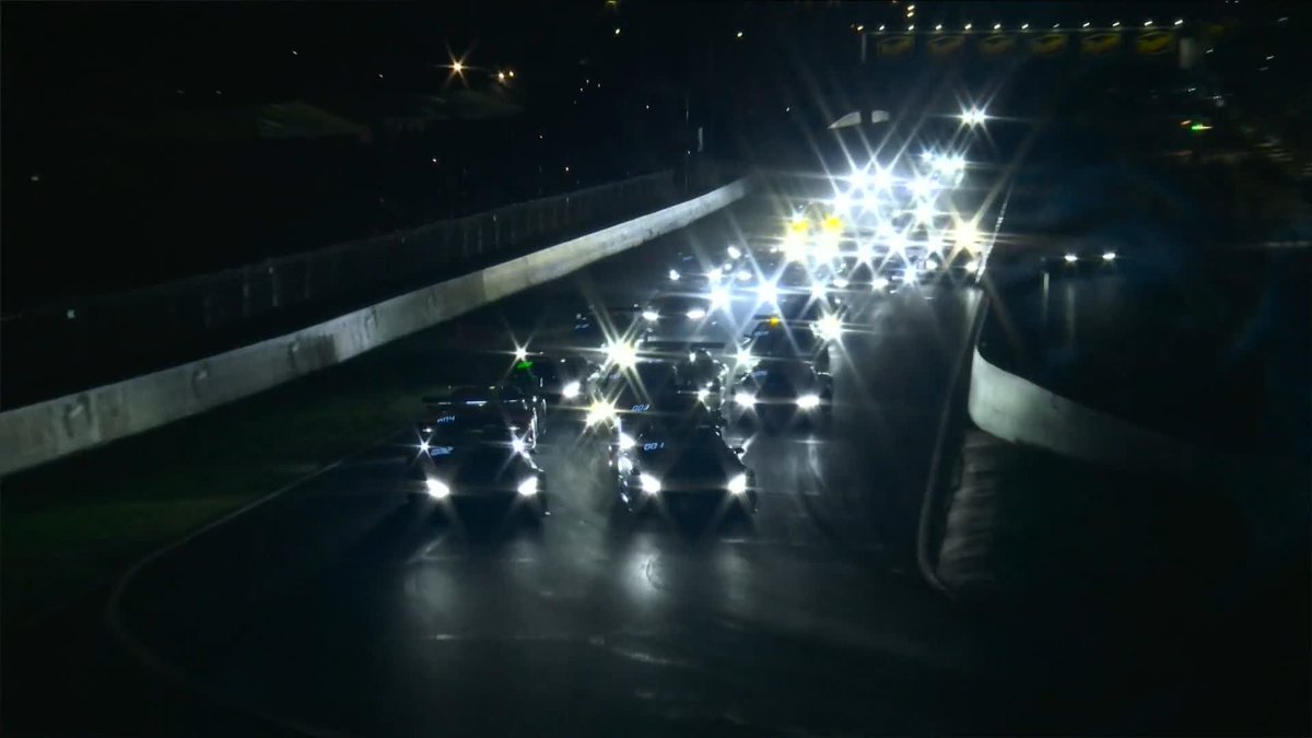 Three-wide up Mountain Straight for the second year running! LIVE 📺 #IGTC | #B12Hr 🦘