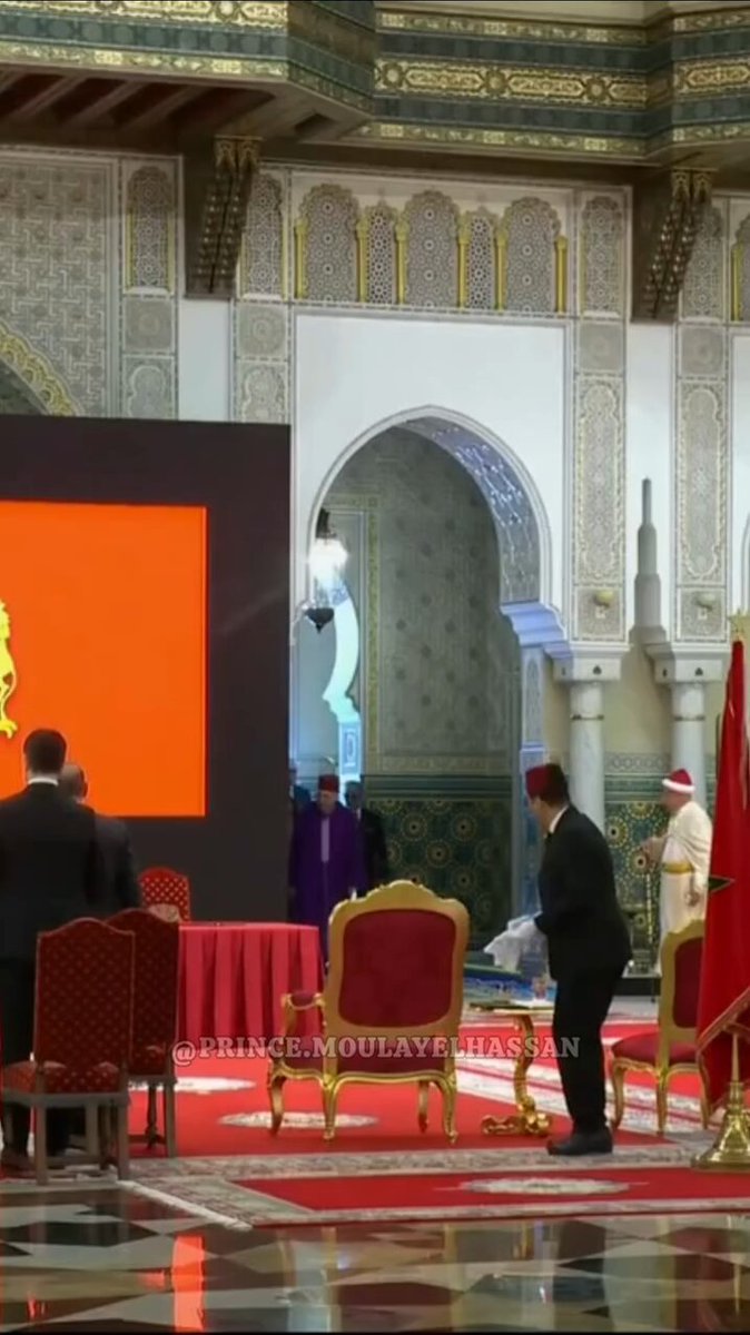 الله يحفظ سيدنا محمد السادس، أمير المؤمنين وملك المغرب يطوّل فعمرو ويعطيه الصحة والعافية البركة ديال #المغرب والحب ديال الإماراتيين الإماراتية كيحبوك بزاف وكيقدّروك، الله ينصرك ويخلّيك لبلادك ولشعبك