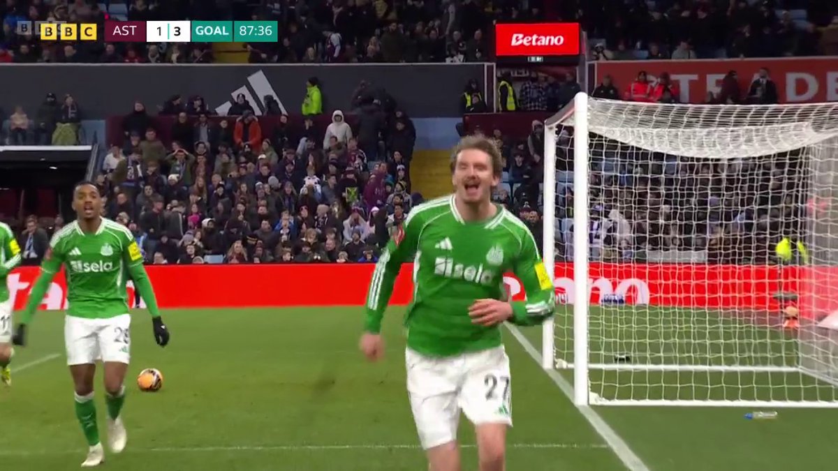It's a gift for the birthday boy! 🎁 Nick Woltemade secures Newcastle's place in the fifth round of the FA Cup 🙌