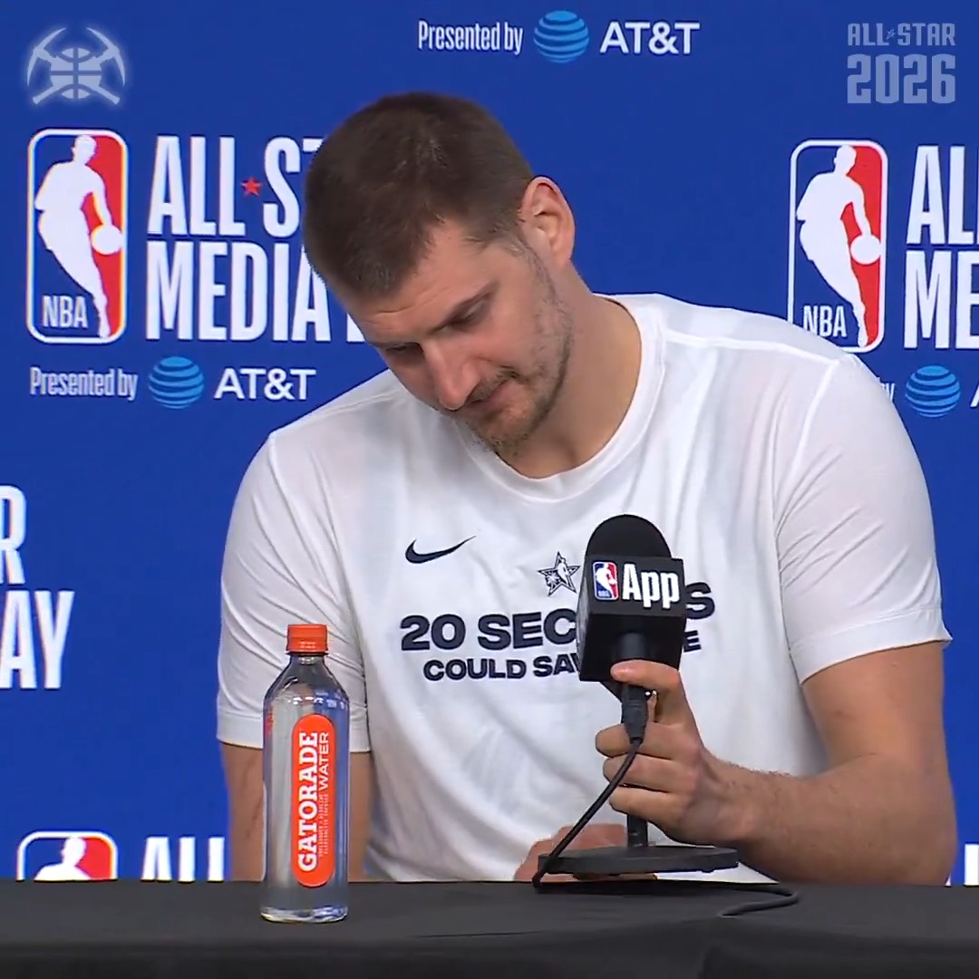 Wouldn't be a Nikola presser without a microphone adjustment