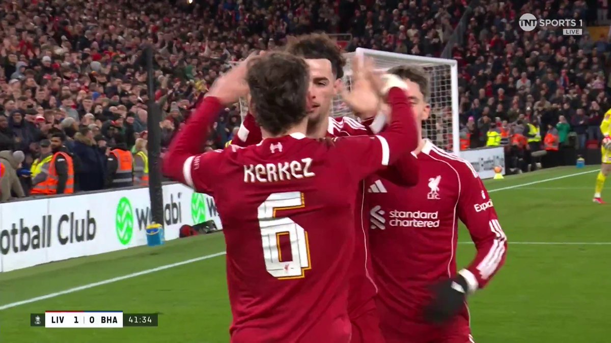 Curtis Jones fires the Reds in front!! 🥳 #LFC