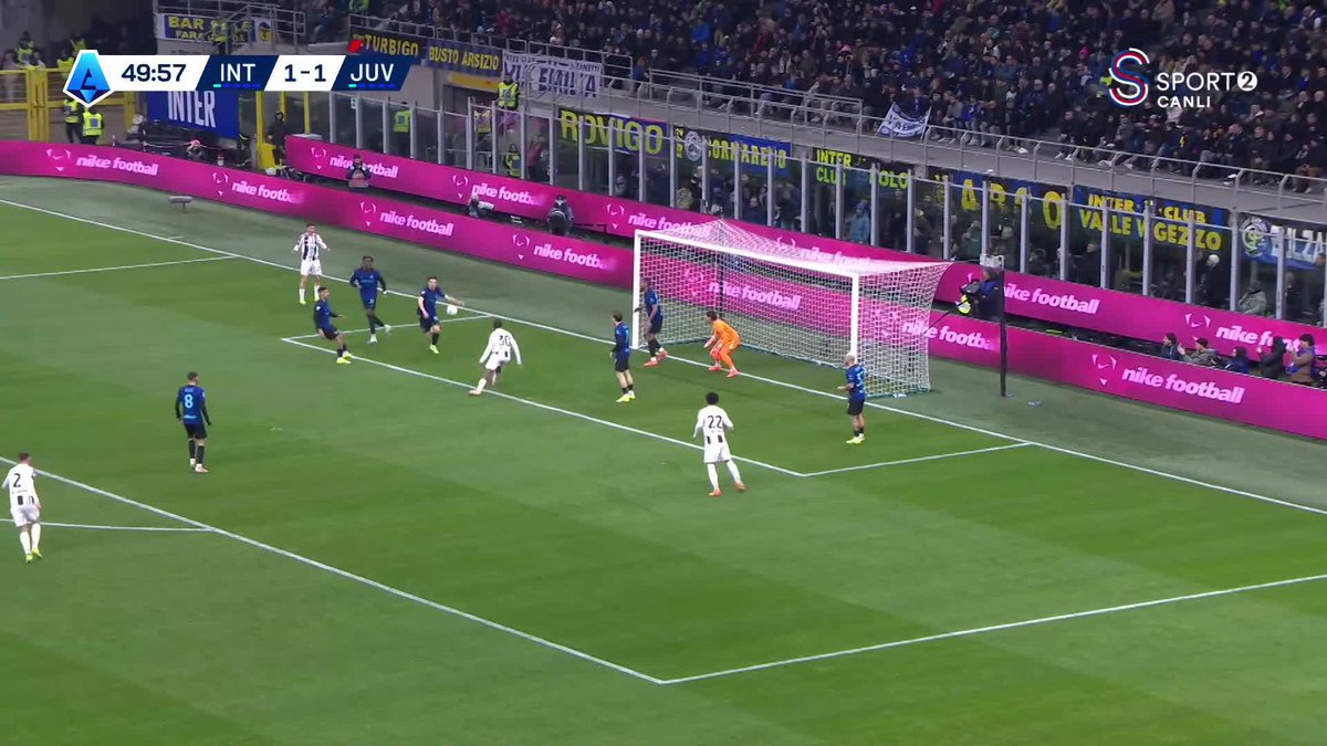 🔥 Juventus, Inter kalesini zorladı ama olmadı! 🥶 Weston McKennie ise kale dibinde şut çekmek yerine pas verdi.