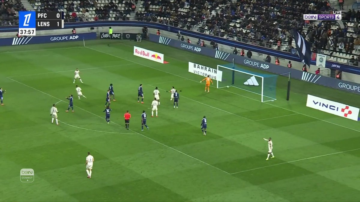 تمريرة السعودي سعود عبد الحميد السحرية تثمر هدفاً رائعاً لفريق لونس #الدوري_الفرنسي #Ligue1
