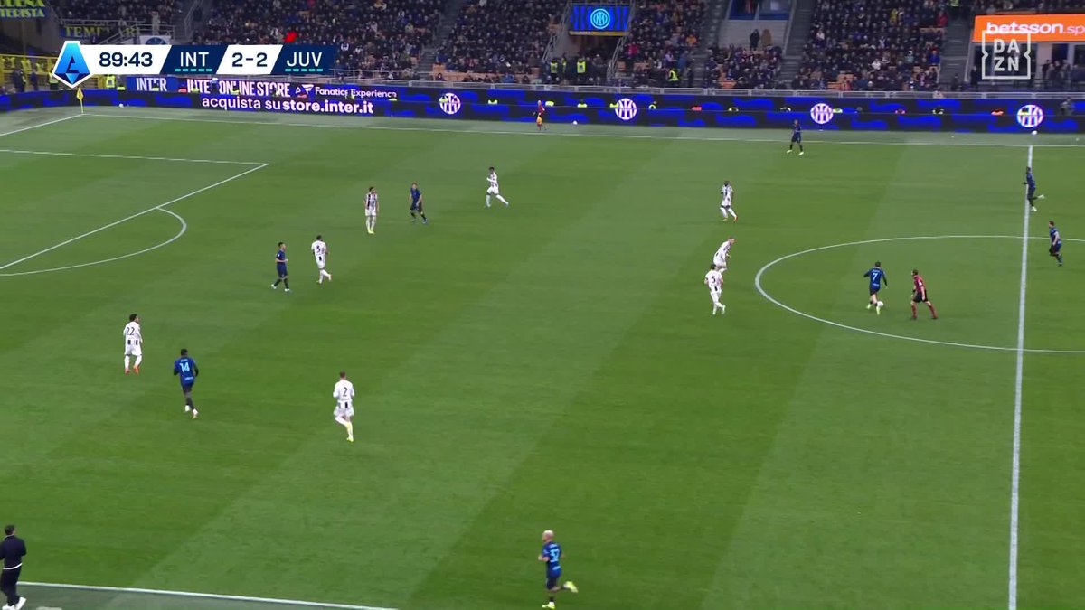 L'INTER SE PAIE LA JUVE À LA DERNIERE MINUTE AVEC CETTE FRAPPE HORS SURFACE DE ZIELINSKI !!! 🥵🥵 Sacré scénario encore en Serie A ! (DAZN France)