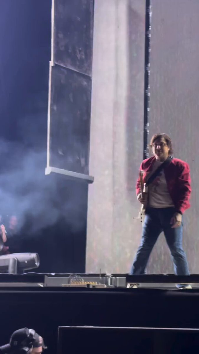 Frank being gifted the shirt :,-) his reaction AWW i think he held it up to show it to his son in the wing