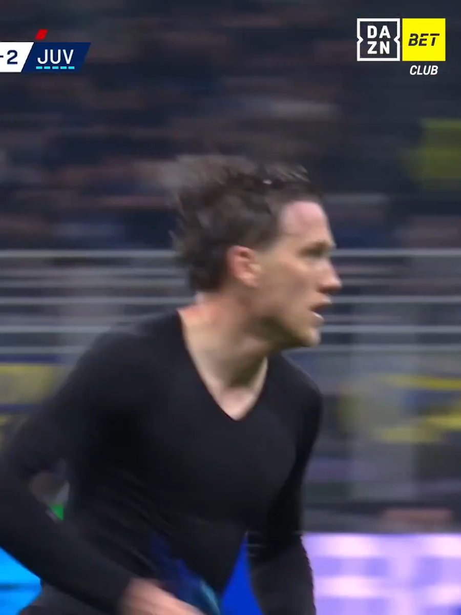 Un Derby d'Italia 𝗦𝗣𝗘𝗧𝗧𝗔𝗖𝗢𝗟𝗔𝗥𝗘 🤩💫 Intensità, gol e polemiche: che show 🏃⚽🗣️ Zielinski regala a Chivu una vittoria fondamentale per lo scudetto ⚫🔵✅ #InterJuve #SerieAEnilive #DAZN #DAZNBetClub
