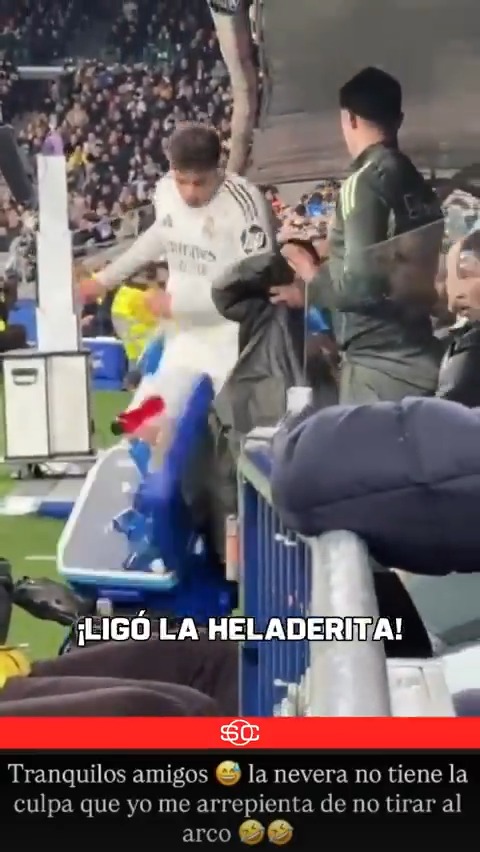 ¡SE CALENTÓ FEDE! Pese a convertir ante Real Sociedad, Valverde no se quedó conforme y pateó la heladerita aunque luego aclaró que "no tiene la culpa que yo me arrepienta de no tirar al arco". 📹 IG/joerg3105