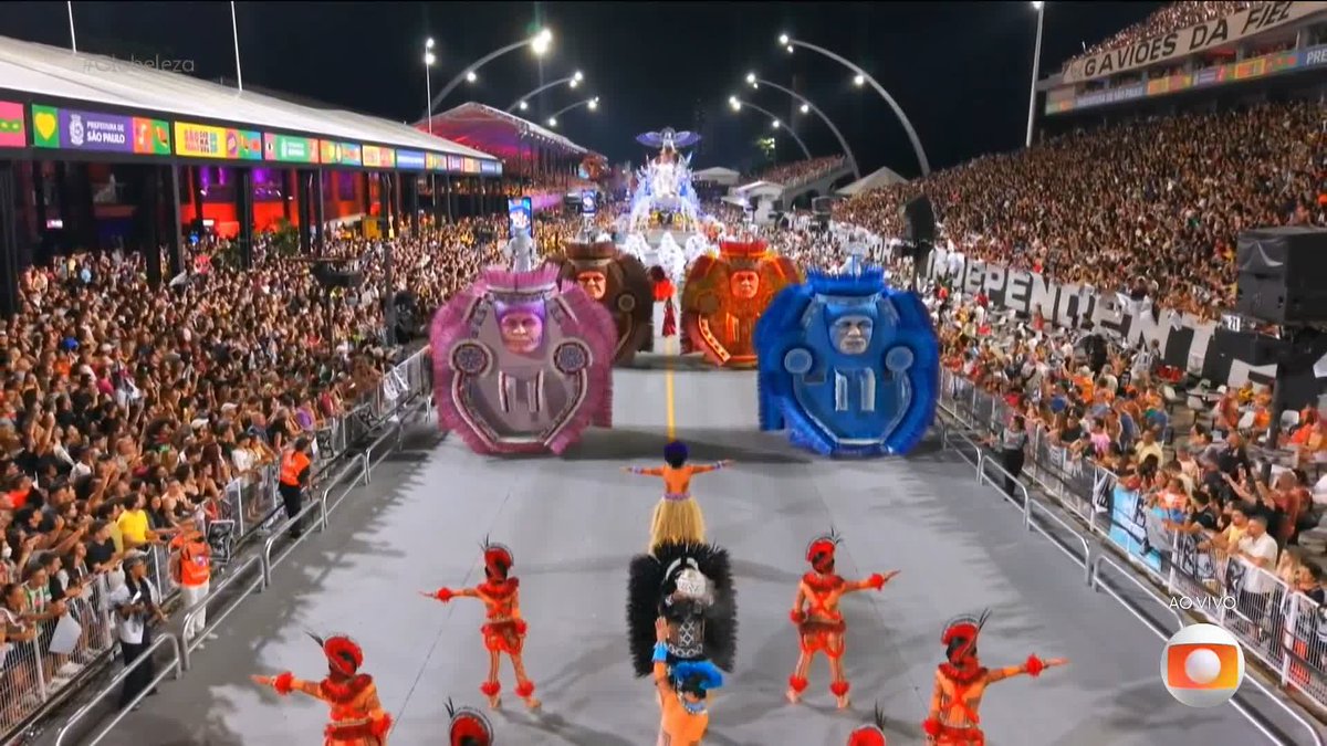 cadê a torcida alvinegra? explooooode Gaviões da Fiel 🖤🤍 a quarta escola a desfilar no Carnaval de SP chegou! #Globeleza