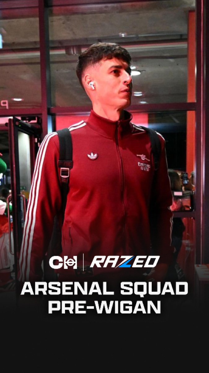 Arsenal players checking in pre-Wigan. 💪