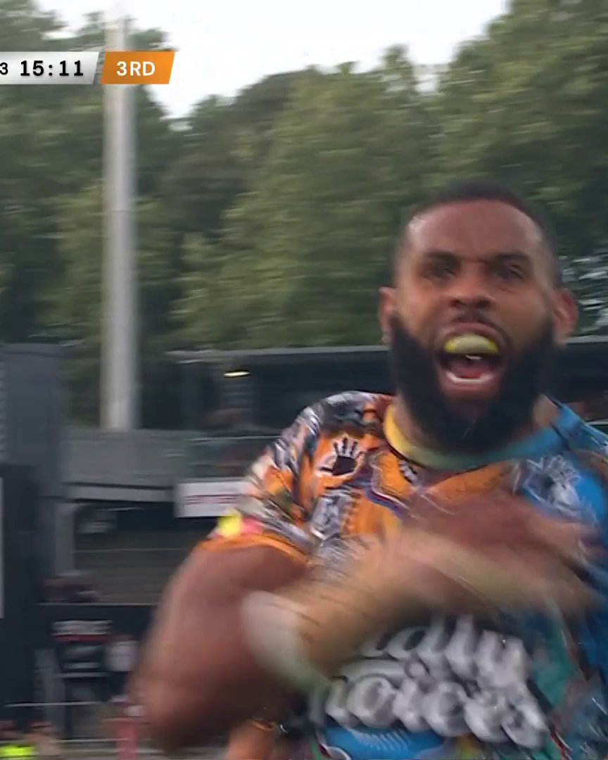 Addo-Carr coming through like a freight train! 🚂