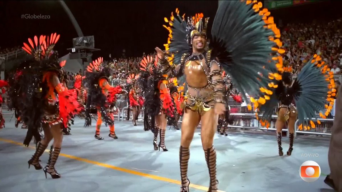 O ex-BBB Fred Nicácio e a campeã Thelminha no Carnaval de São Paulo! #Globeleza