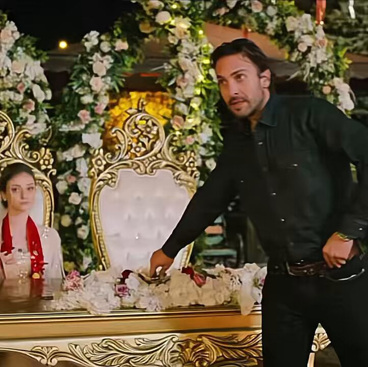 ulaş’ın şu sahnedeki karizması.. her seyi aşabilirim ama bunu asla