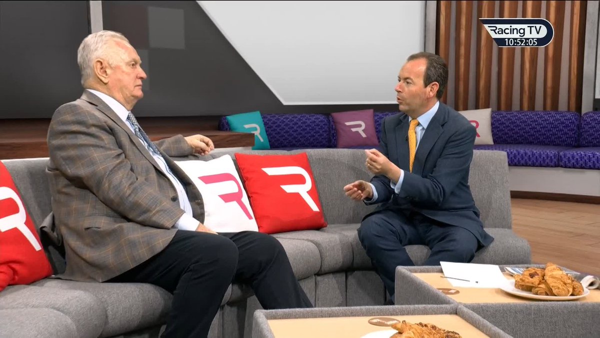 🗣️ "I created a lot of work down there." Fascinating stuff from Dai Walters, who is clearly so proud of masterminding the development of Ffos Las Racecourse, which is now in the hands of Arena Racing Company. #LuckOnSunday | Nick Luck | World Pool