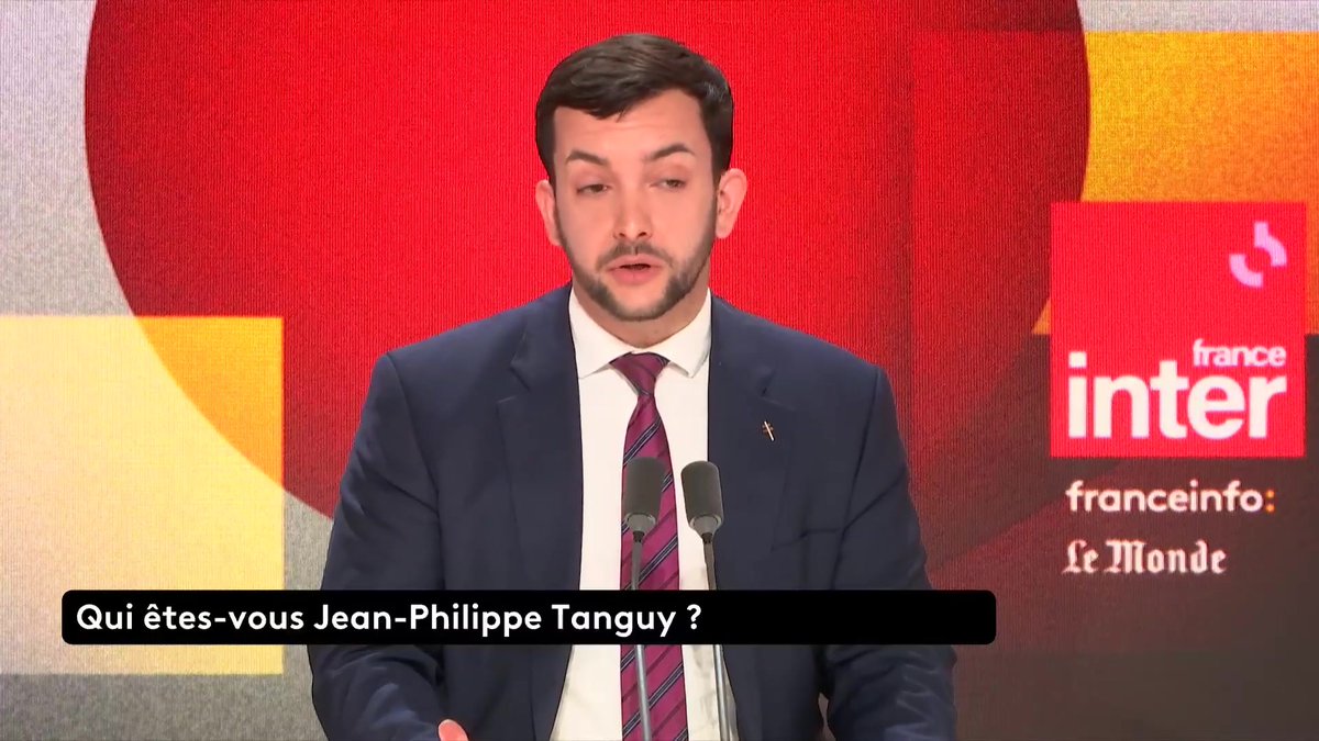 Être un homme politique homosexuel est-il toujours compliqué ? "C'est plus compliqué pour les femmes homosexuelles, qui ont encore beaucoup de difficultés à concilier leur aspiration à être élues et leur intimité", selon Jean-Philippe Tanguy #QuestionsPol