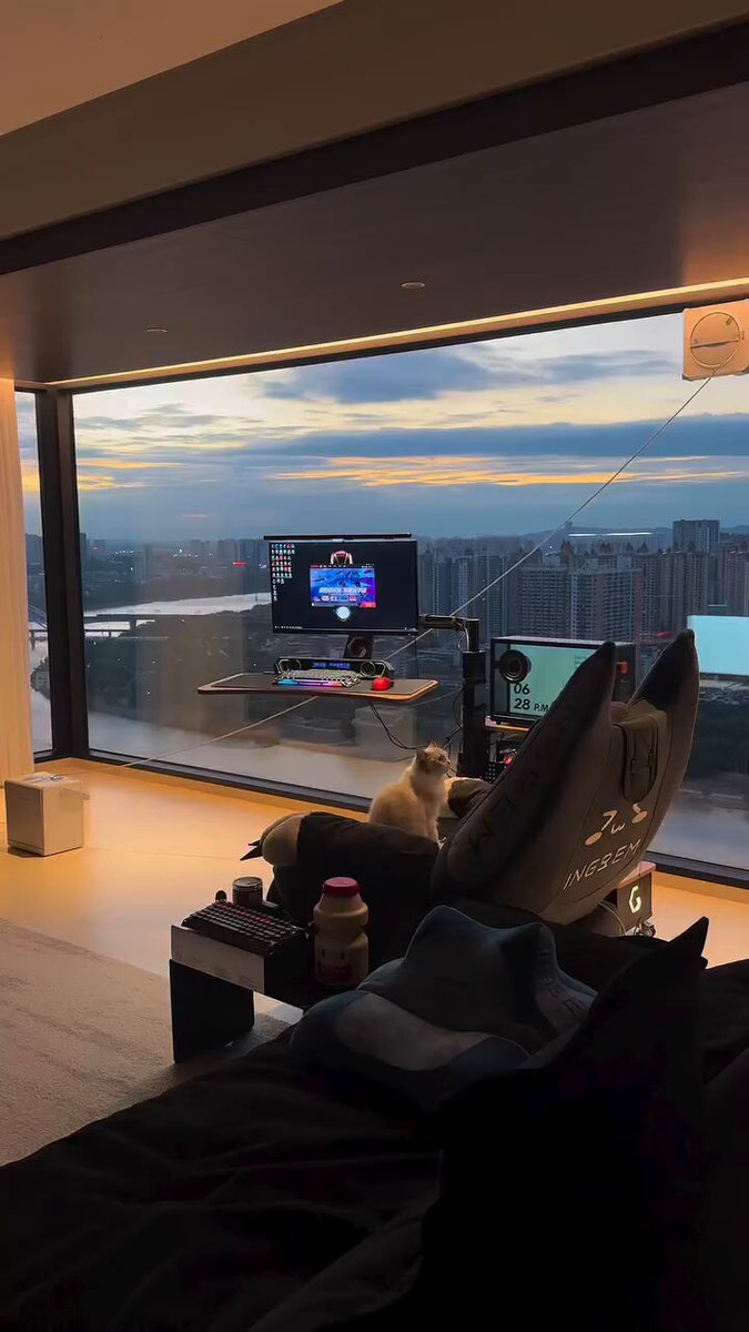this might be the most beautiful apartment view I’ve ever seen 😭