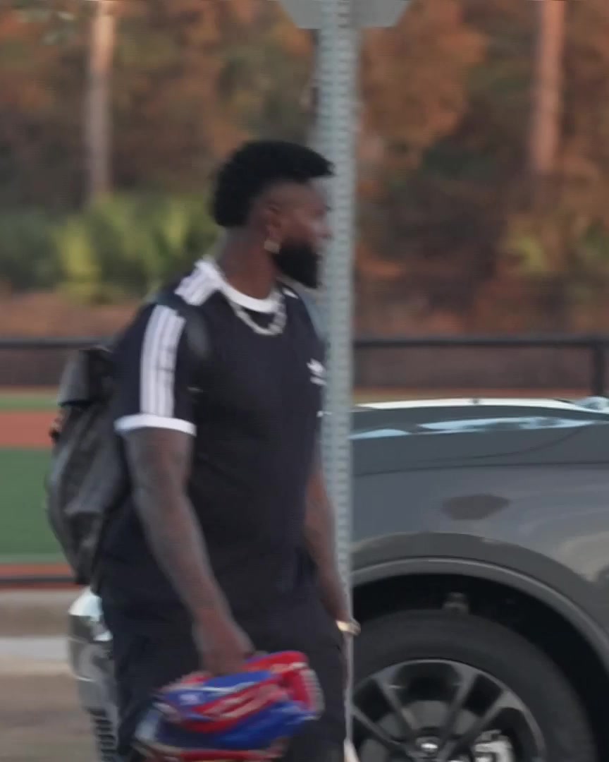 Luis Robert Jr. has arrived at spring training