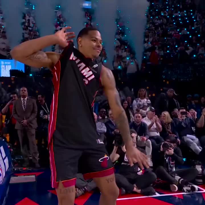 WHAT A MOMENT FOR KESHAD JOHNSON! AT&T