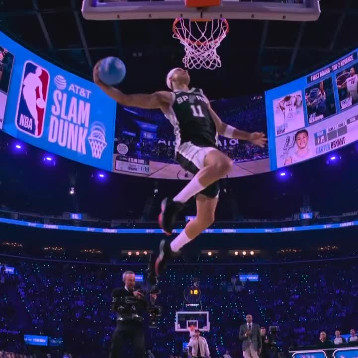 Carter Bryant kicked off the Dunk Contest with a pretty slam! AT&T