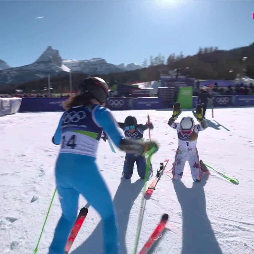 À quoi reconnaît-on une immense championne ? Au respect qu'elle inspire aux autres ! Incroyables images après l'arrivée de Federica Brignone 🥹🥇
