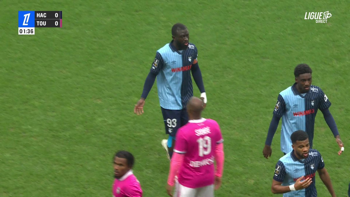 2e minute : Carton ROUGE pour Arouna Sangante 🟥 Justifié selon-vous ? ✍️ #HACTFC