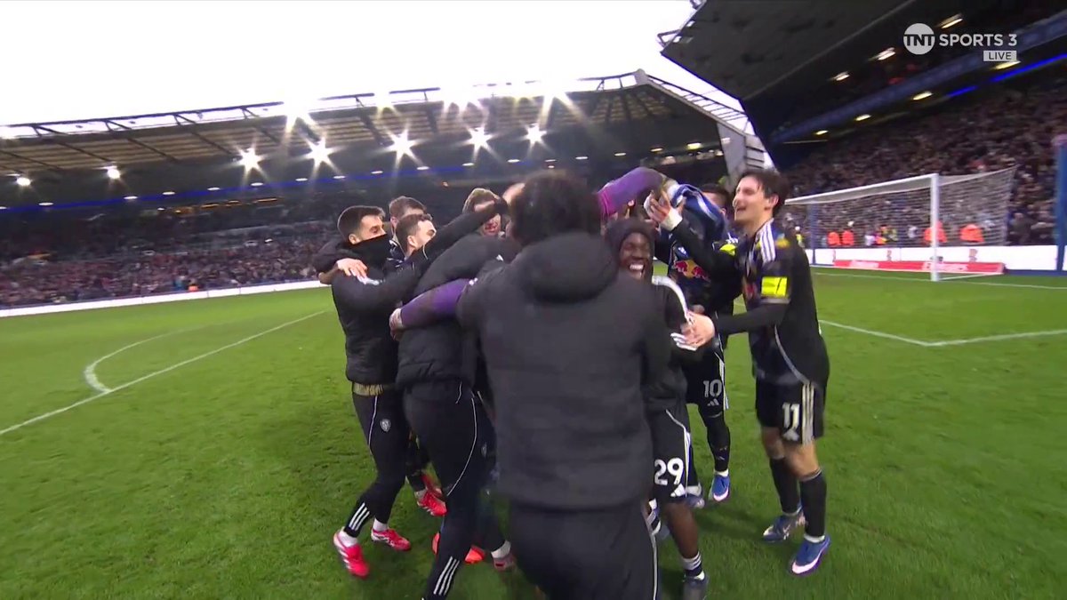 Sean Longstaff seals the win for Leeds on penalties! 💥 And breathe... 📺 TNT Sports &amp; discovery+ UK