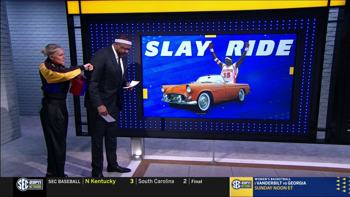 Steffi Sorensen had to help Ron Slay refill the Slay Ride 😂⛽️