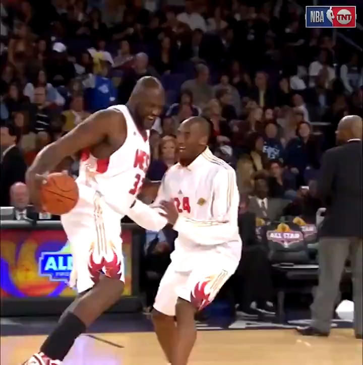 17 years ago today, Shaq &amp; Kobe were named co-MVPs of the 2009 NBA All-Star Game. Great video of Shaq thanking Kobe for letting him give the trophy to Shareef.