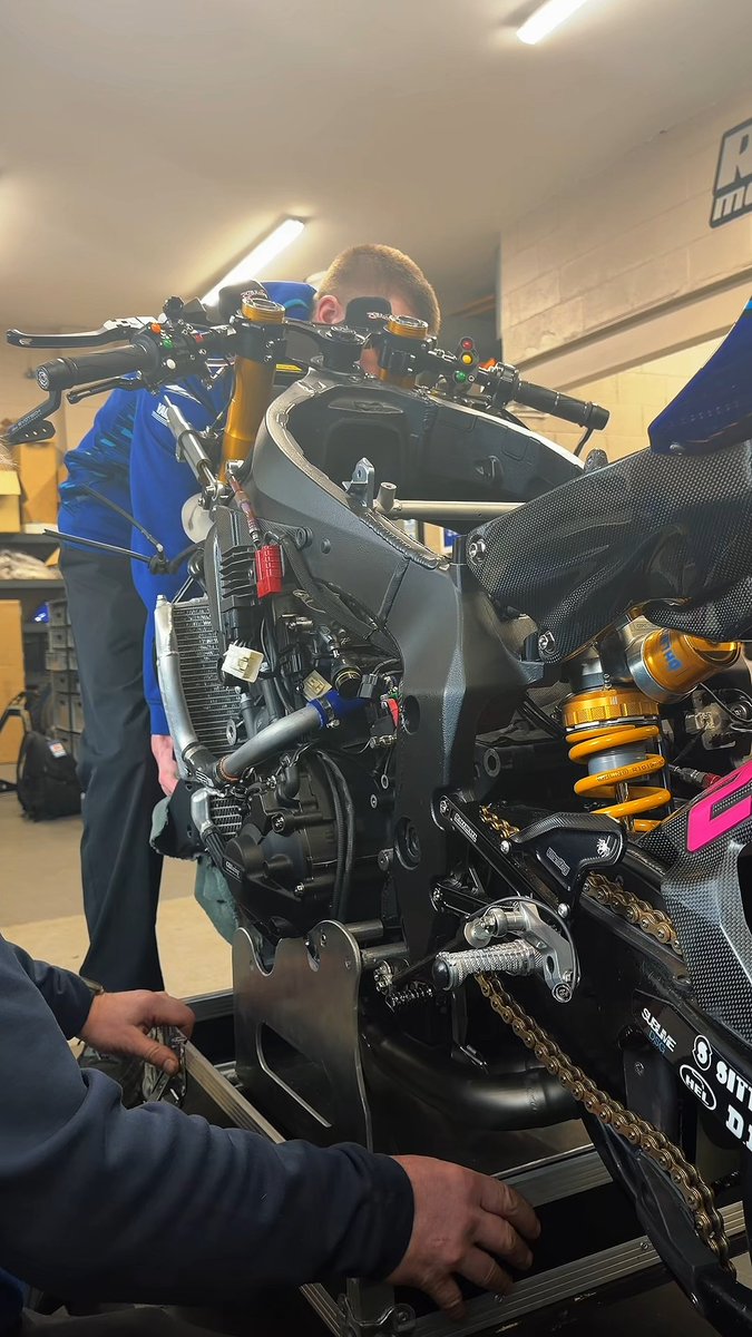 The countdown to testing starts now! 👀 Here’s how quickly the guys at McAMS Yamaha can complete an engine swap on the R1! 😲 📍 Next Stop: Dyno Testing #YamahaRacing #RevsYourHeart #WeR1