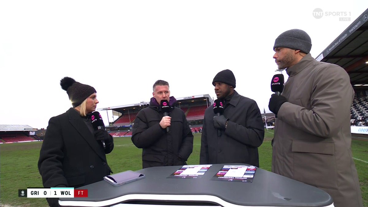“Really good game of headers and volleys that” Rob Edwards reacts to the pitch conditions in Wolves’ win against Grimsby 😅 🎙 Emma Dodds | 📺 TNT Sports &amp; discovery+ UK