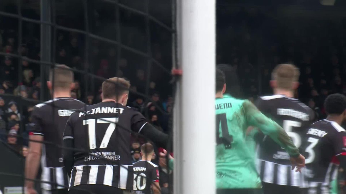 Santiago Bueno made sure he got something on it to secure the win for Wolves 🐺 #EmiratesFACup
