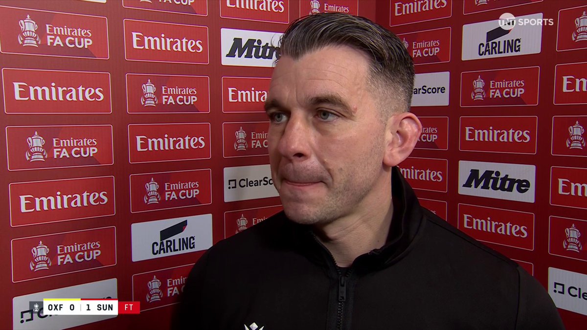 "We're not getting any decisions." 😤 Matt Bloomfield rues "borderline" refereeing calls that have been going against his Oxford team, following their defeat to Sunderland... 📺 TNT Sports & discovery+ UK