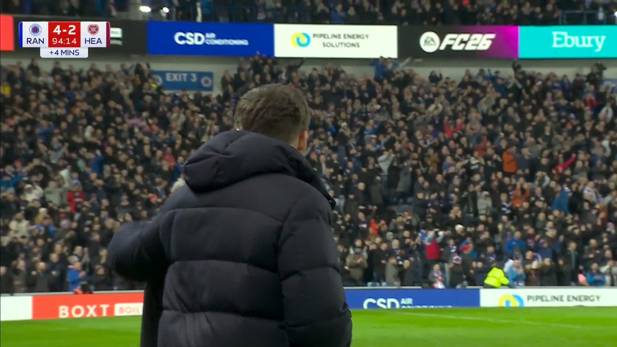 🏟️ Full-time scenes from Ibrox as Rangers cut Hearts’ lead at the top of the Scottish Premiership to just two points ⤵️