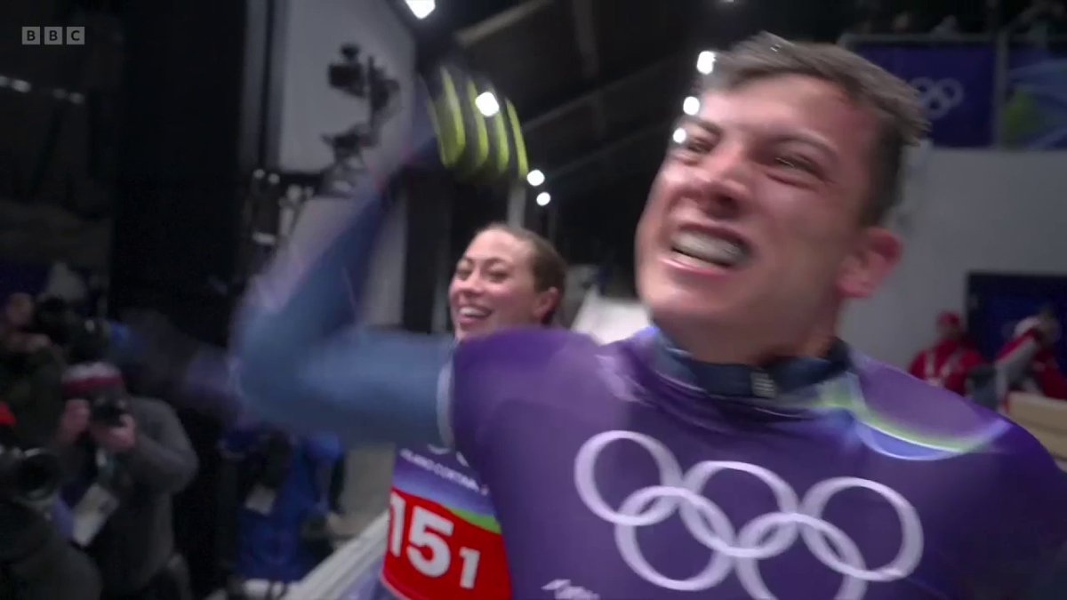 THAT IS ABSOLUTELY REMARKABLE! Super Sunday! Two golds in the day for Great Britain! Matt Weston and Tabby Stoecker win the mixed team skeleton! 🥇