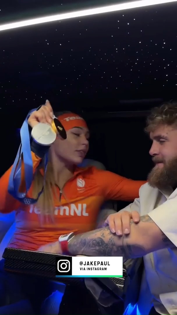 😍🇳🇱 La pareja de #MilanoCortina2026 y que alguien venga a rebatirlo ♥️ Así celebran Jutta Leerdam y Jake Paul el doblete de medallas de la atleta neerlandesa