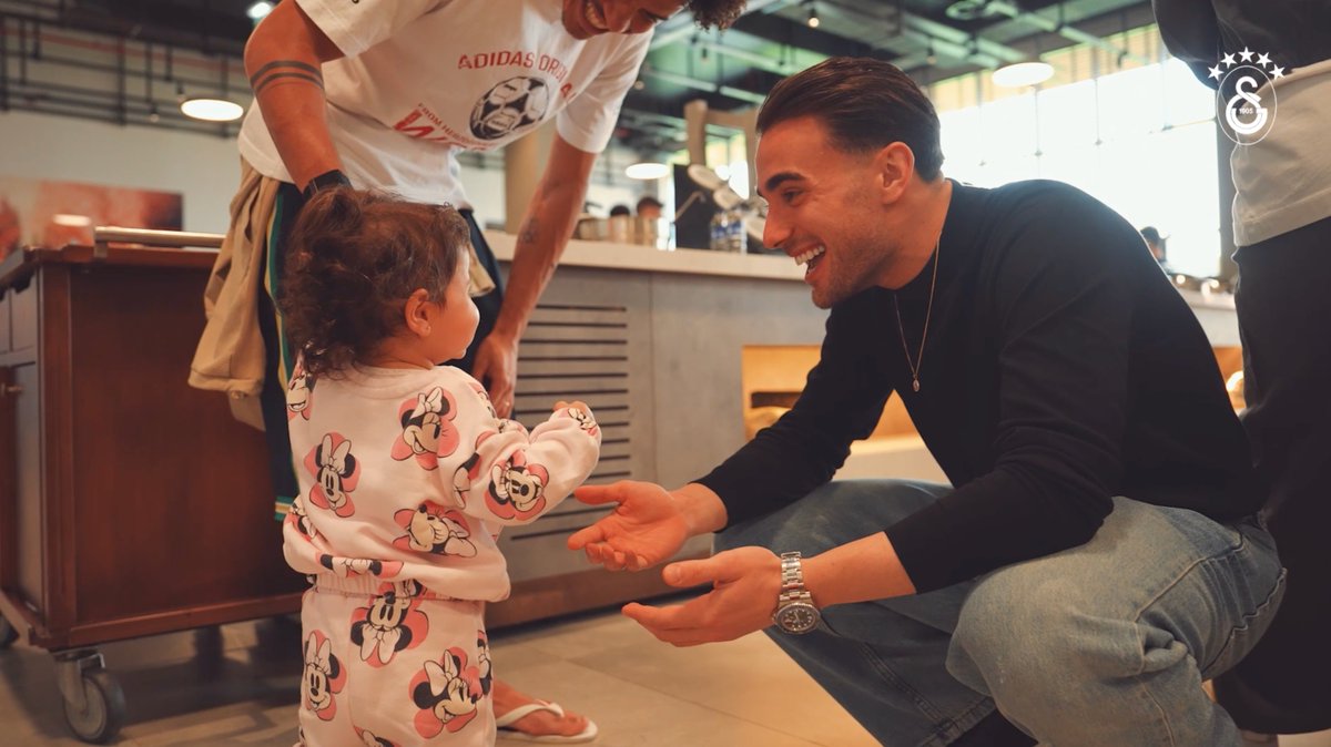 Biz bir aileyiz, kenetlendikçe daha da büyüyen. 💛❤️