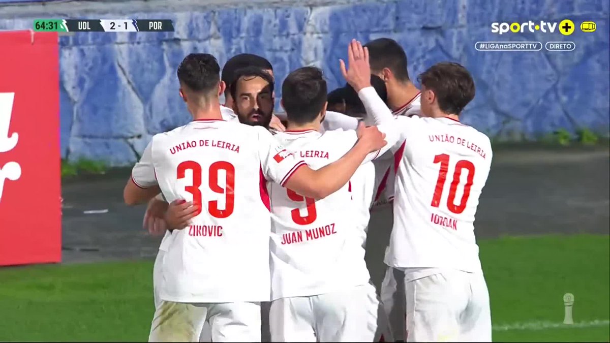 Obra de arte de João Silva 🎨 #sporttvportugal #LIGAnaSPORTTV #ligaportugalmeusuper #UDLeiria #FCPortoB