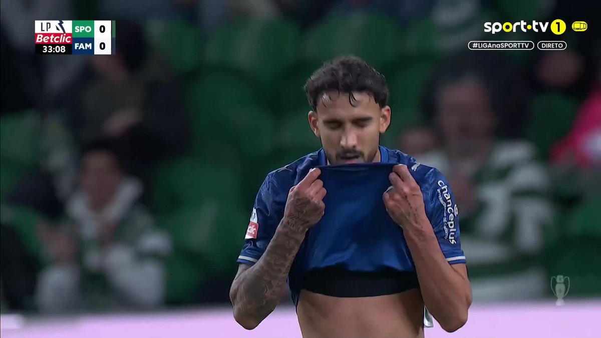 Gustavo Sá serviu Elisor que desperdiçou esta grande oportunidade 😯 #sporttvportugal #LIGAnaSPORTTV #LigaPortugalBetclic #SportingCP #FCFamalicao