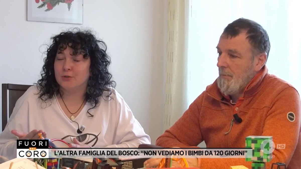 Mamma Nadia e papà Harald non vedono i loro figli di 4 e 5 anni, portati via dagli assistenti sociali, da ben 120 giorni. Il servizio completo di Raffaella Regoli a #Fuoridalcoro è su Mediaset Infinity