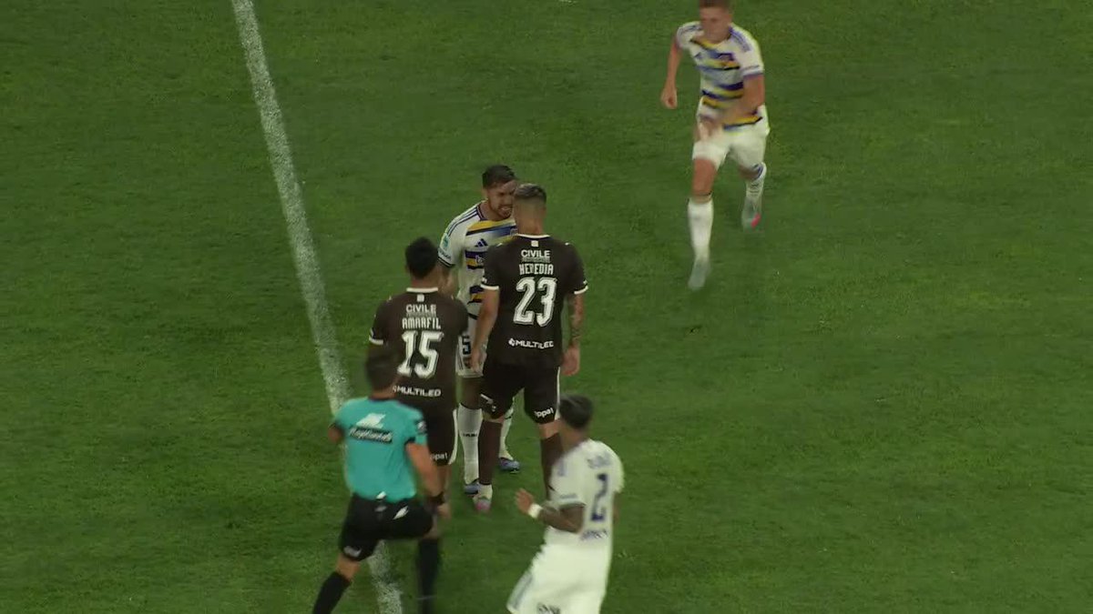 SE PICÓ CON EL CAMPEÓN DEL MUNDO: PICANTE CARA A CARA entre Leandro Paredes y el Pupa Heredia tras una falta al capitán de Boca vs. Platense.