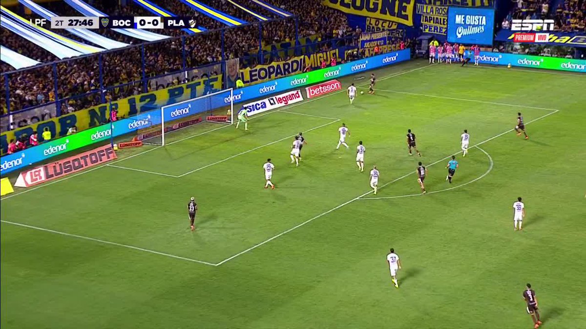 ❌Se TERMINÓ la paciencia en #LaBombonera: La gente grita "MOVETE XENEIZE MOVETE" ante un mal partido de #Boca ante Platense.