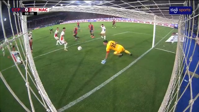 🧤¡OTRA VEZ EL KILI! Santiago Rojas volvió a negarle el empate a Cerro Porteño. 📺Tigo Sports ▶️Viví el #AperturaAPF2026 por