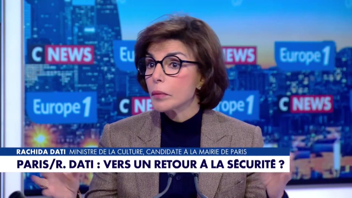 Une police municipale qui aligne des PV aux artisans mais détourne le regard face aux incivilités et aux nuisances nocturnes, ce n’est pas une police : c’est un parcmètre avec un uniforme. Rachida Dati ن veut une police formée et armée, opérationnelle 👮🏽♂️