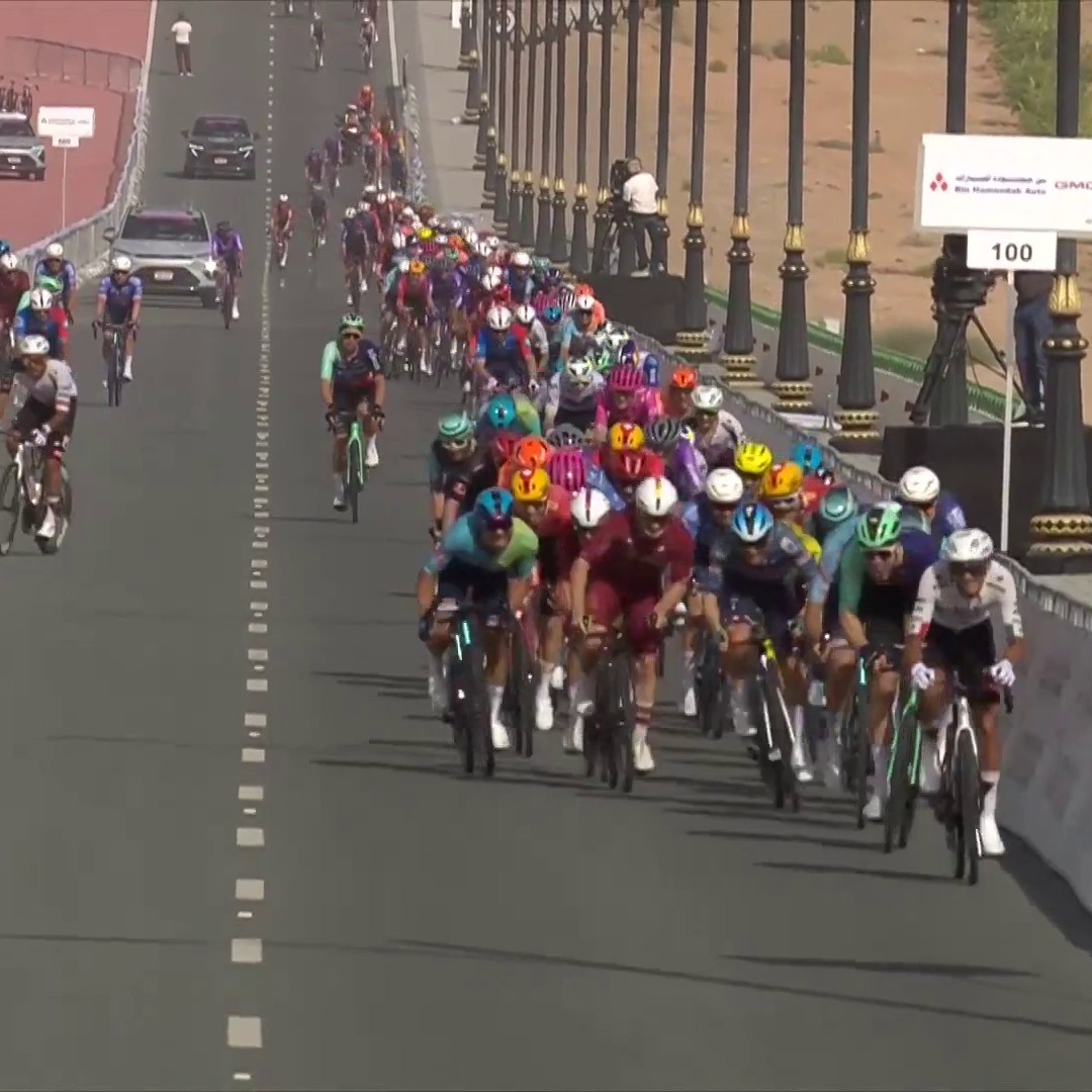 Isaac del Toro out-sprints the sprinters!!! 😮 The Mexican national champion launches from 300m to go and holds off the pack in the first stage of the UAE Tour 🔥