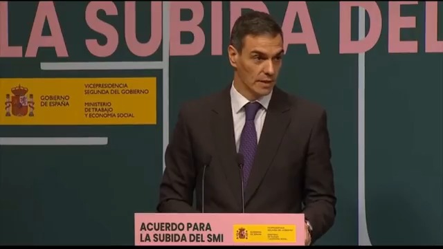 Sánchez arremete contra la patronal por no estar en la firma de la subida del SMI y les traslada que los buenos datos económicos "no caen del cielo", sino que son posibles "gracias al trabajo de millones de personas que madrugan" 👏🏽👏🏽👏🏽