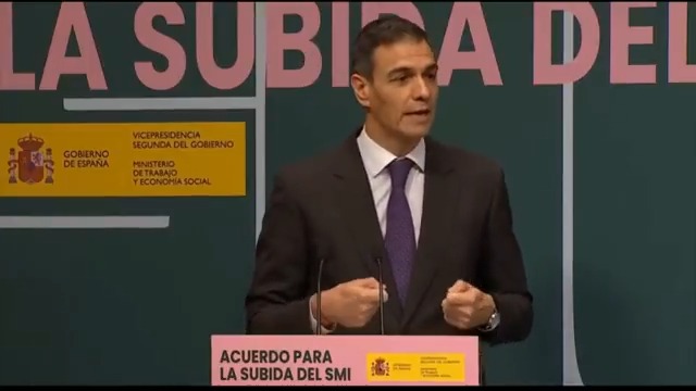 #EnDirecto | Sánchez avisa: "No vamos a volver a esa España del 'trabaja más y cobra menos' ni a la de los sacrificios mientras siempre ganan los mismos. Aquí cuando toca apretarse el cinturón nos lo apretamos todos y cuando toca repartir beneficios los repartimos entre todos"