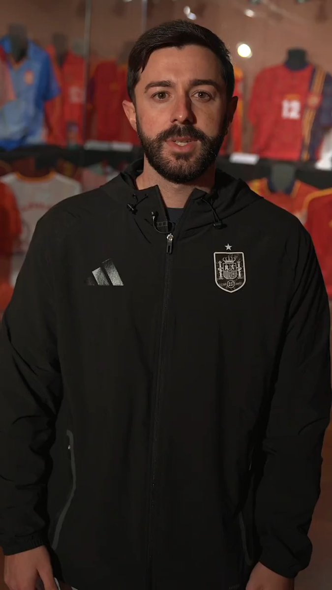 🛡️ ¿Sabes cuál fue el primer escudo de la Selección Española Masculina de Fútbol? (𝘗𝘪𝘴𝘵𝘢: 𝘳𝘶𝘨𝘦 😉) #VamosEspaña