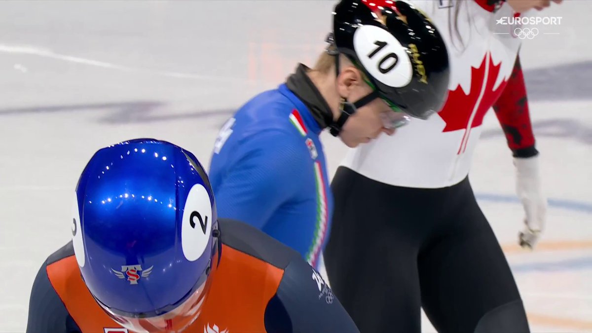 CHE BEFFA PER ARIANNA Fontana chiude in quarta posizione la finale dei 1000m di short track. L’italiana è stata toccata (e quindi penalizzata) dalla cinese Gong Li a soli tre giri dal termine, quando era in lotta per la seconda posizione. Forza Ari, ti rifarai