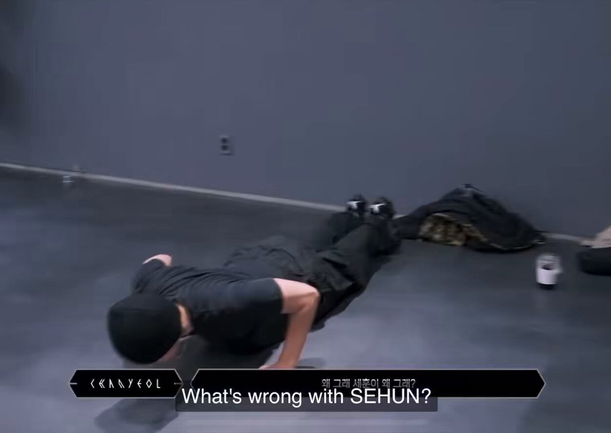 Sehun doing push ups in the practice room 😳💪🏻 He was hungry and craving spicy food so much the day before that he ended up having beef tartare. When the hyungs told him he’s lost a lot of weight, he said he’s been intermittent fasting for 16 hours and doing cardio everyday ㅠㅠ