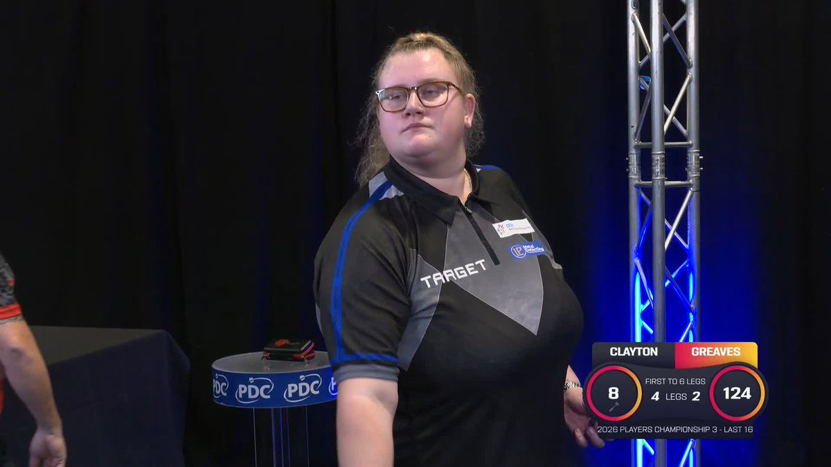 IN AND OUT OF THE BULL! A wicked bounce out denies Beau Greaves a much-needed 124 checkout against Jonny Clayton... How costly could that be? 📺 #PC3