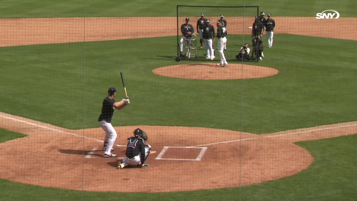 Aaron Judge hits an absolute bomb off Carlos Lagrange in live BP 💣